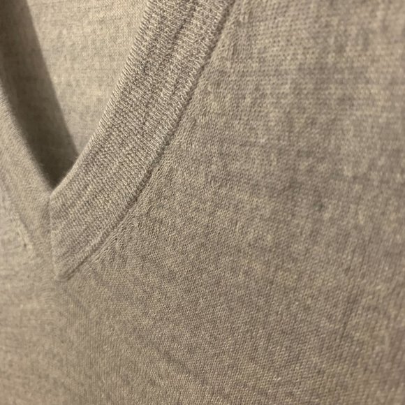 Theory Light Grey Sleeveless Top - Picture 4 of 6